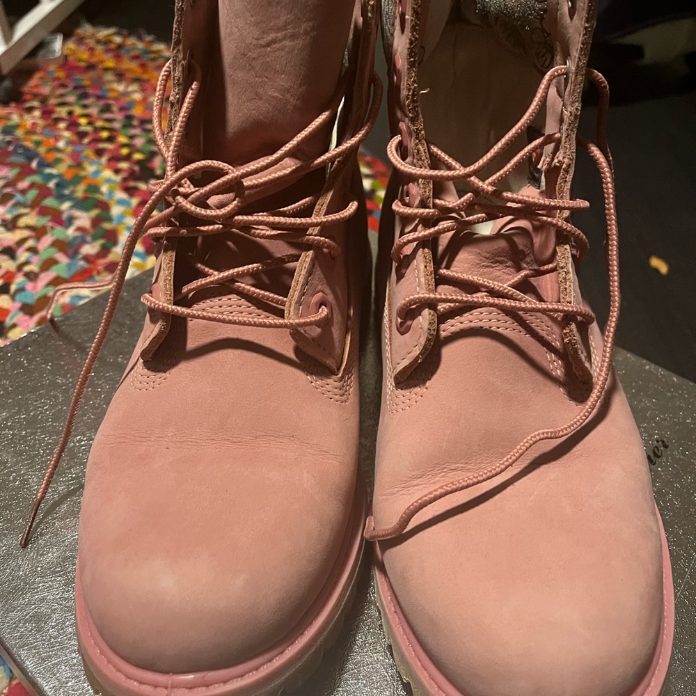 Like new size 9.5 pink Timberland boots